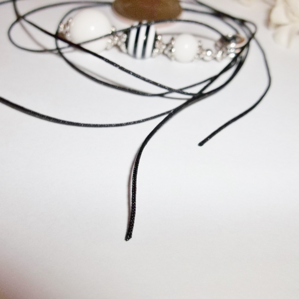 Black & White Stripe Necklace Handmade NWT 4999 - Picture 6 of 8